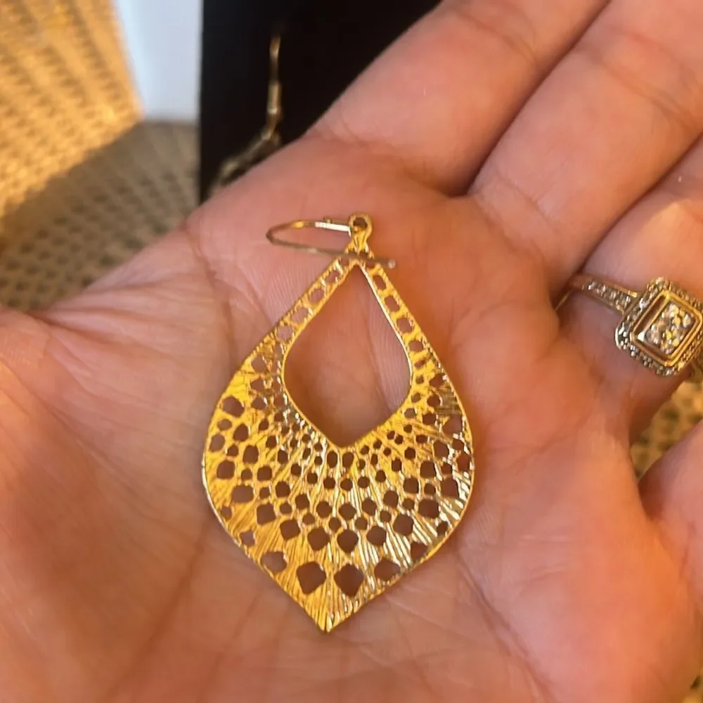 Lot of 3 gold dangle earrings